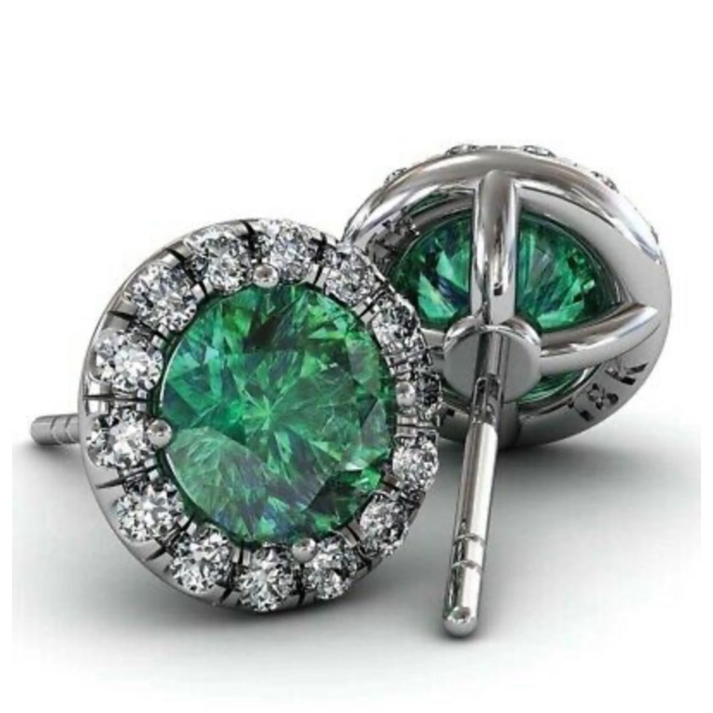 New 925 Silver Gorgeous Stud Earrings